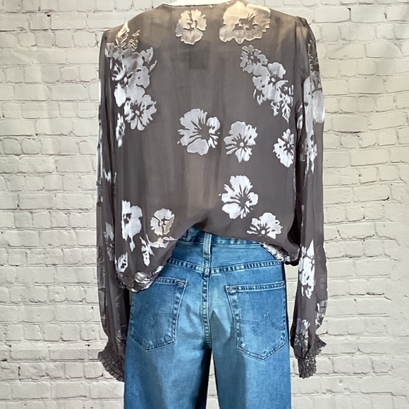 891. ASTR Silk Taupe Kimono NWT Size Large - Picture 2 of 4